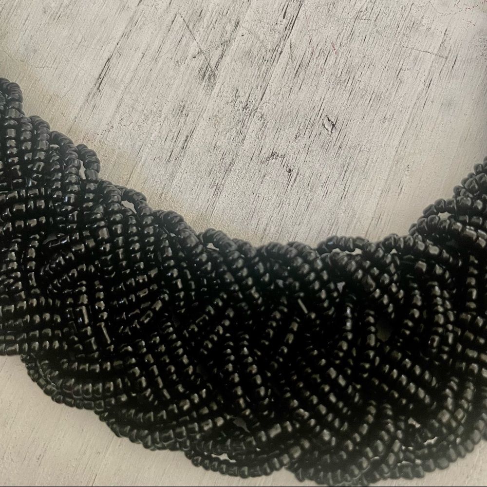 Black beaded statement necklace - Picture 7 of 9